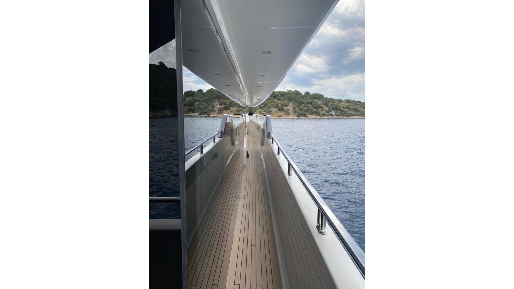 sanlorenzo-105-2022-s12207-1024-576