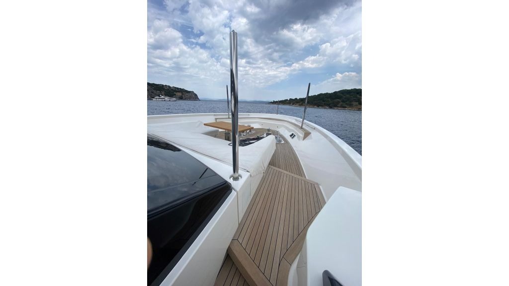 sanlorenzo-105-2022-s12208-1024-576