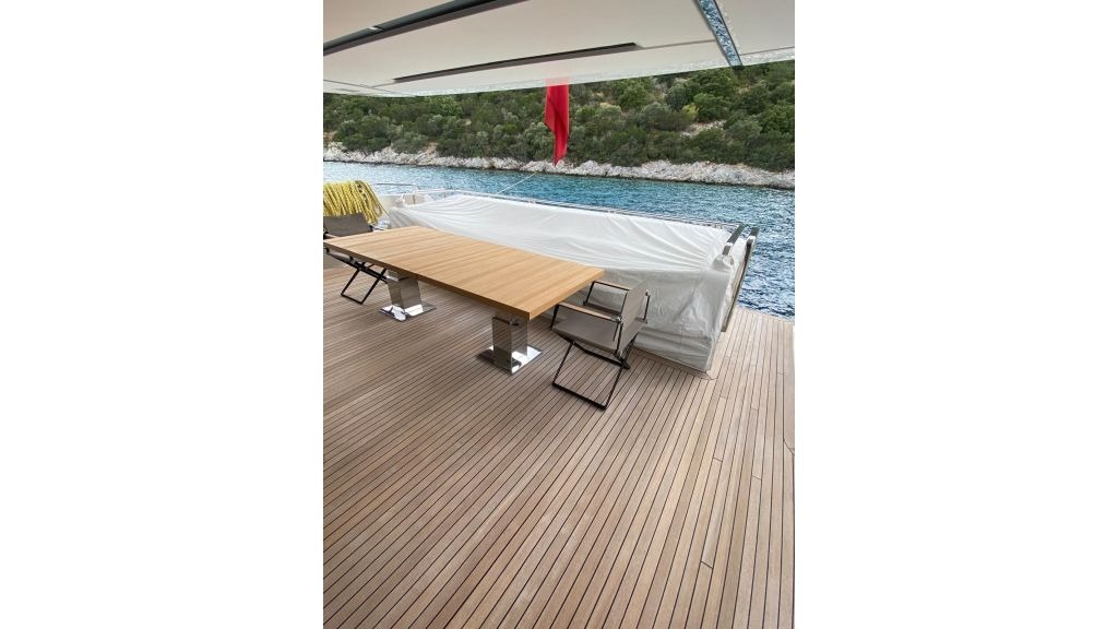 sanlorenzo-105-2022-s12210-1024-576