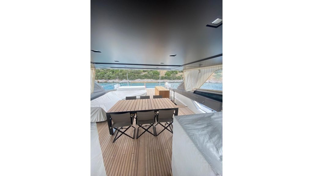 sanlorenzo-105-2022-s12211-1024-576