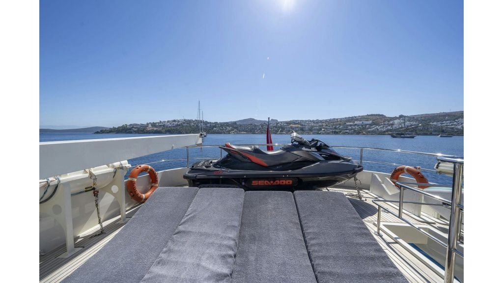 sanref-motor-yacht-027-1024-576
