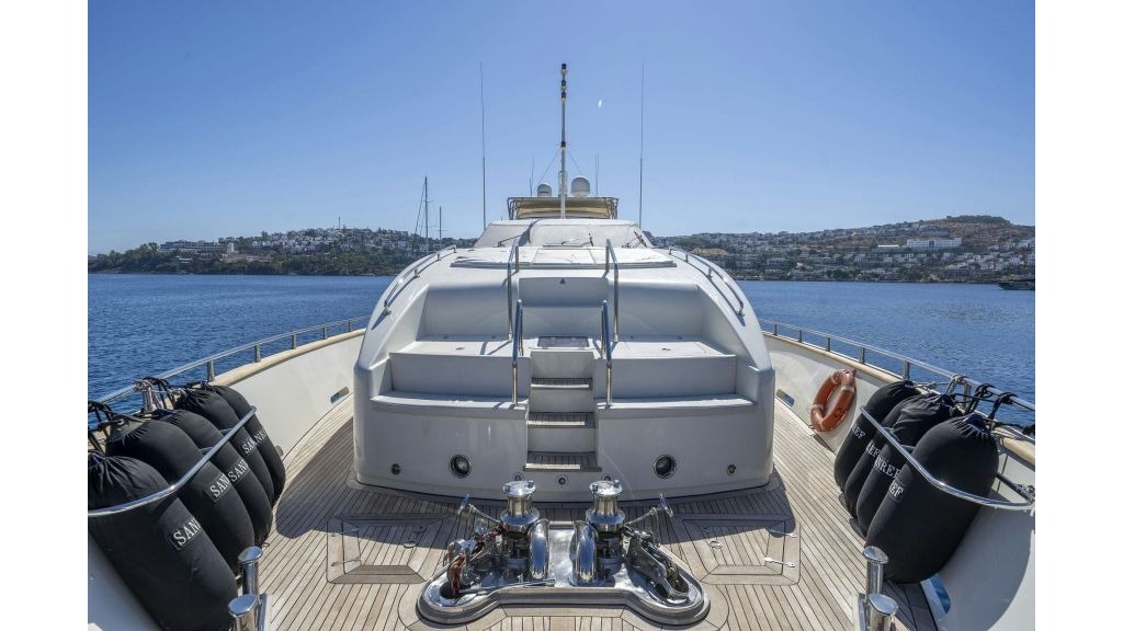 sanref-motor-yacht-038-1024-576