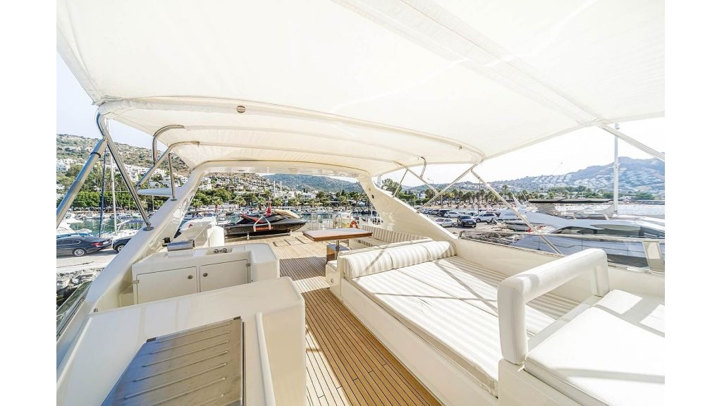 sanref-motor-yacht-067-1024-576