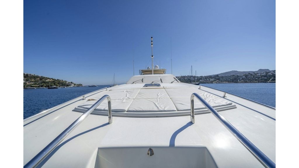 sanref-motor-yacht-070-1024-576
