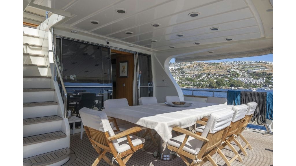 sanref-motor-yacht-074-1024-576