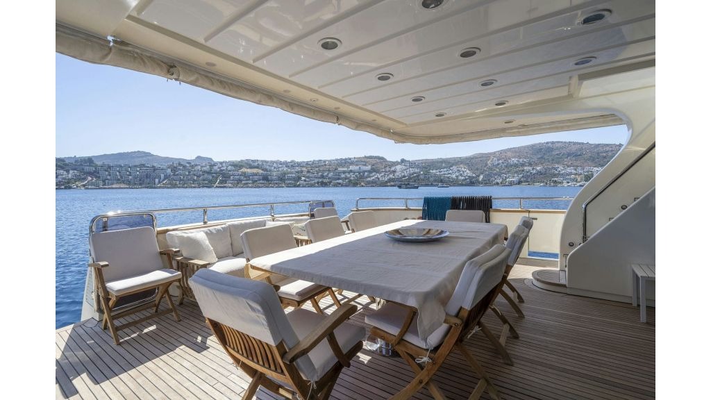 sanref-motor-yacht-076-1024-576
