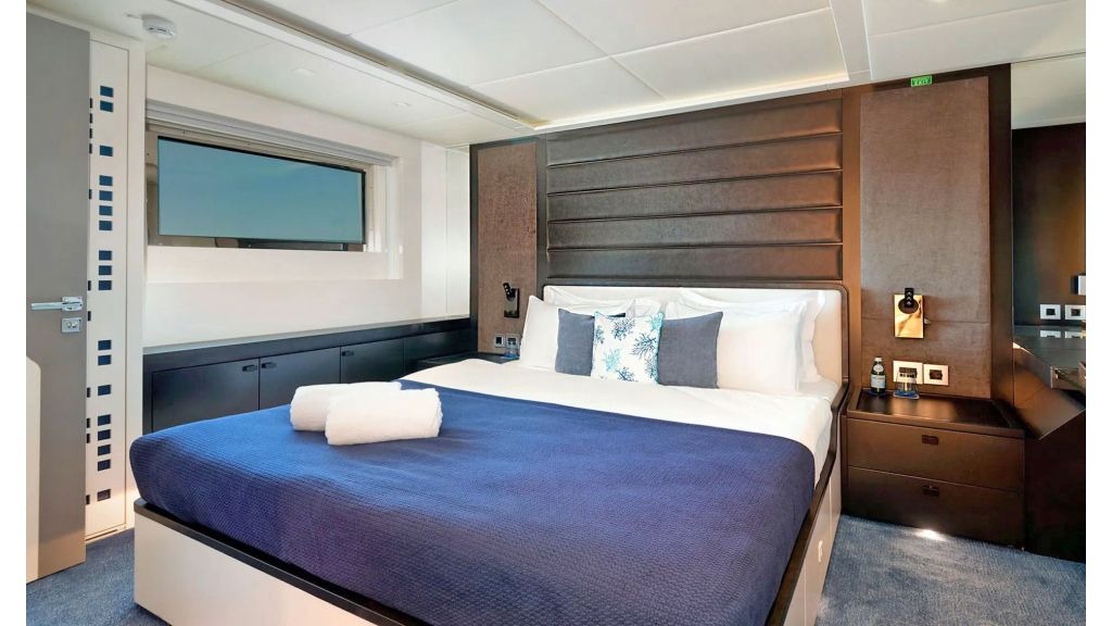 serenitas-motor-yacht-10-1-1024-576