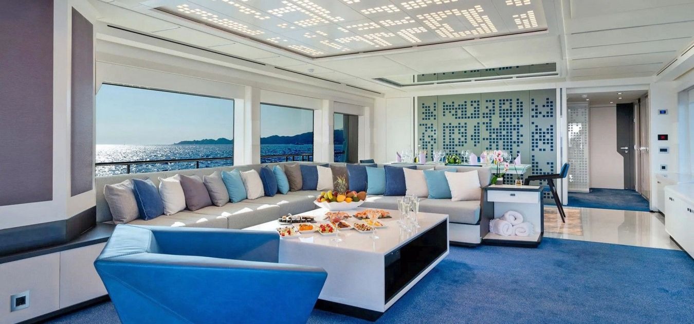 serenitas-motor-yacht-master-1-1350-630