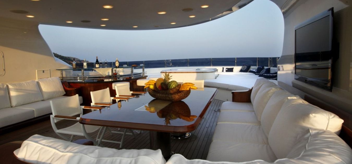 serenity-2-motor-yacht-master1-1350-630