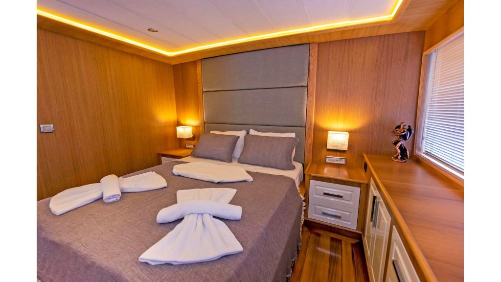 simay-m-motor-yacht-26-1024-576