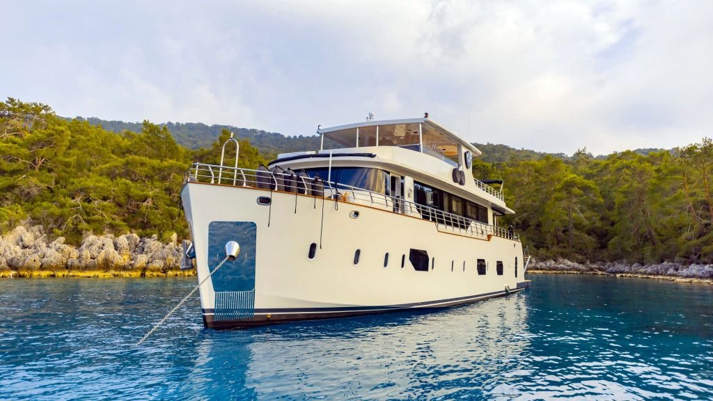 simay-m-motor-yacht-80-1024-576