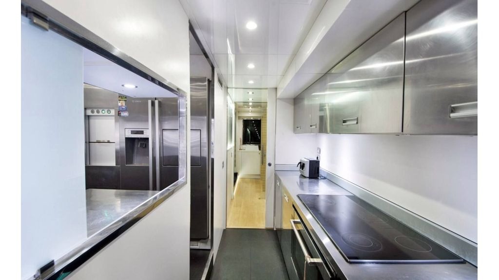 sun-motor-yacht-13-1024-576