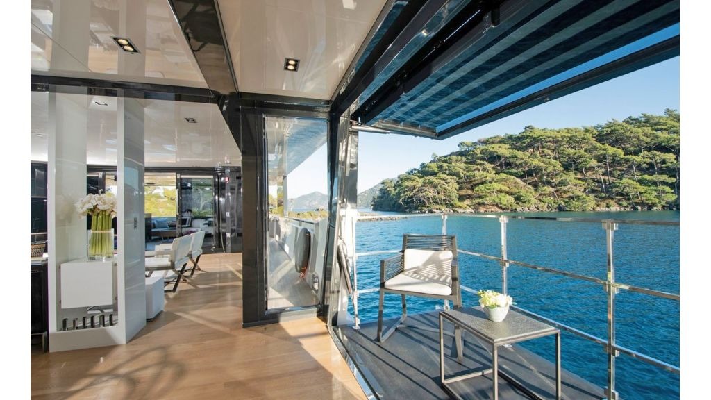 sun-motor-yacht-7-1024-576