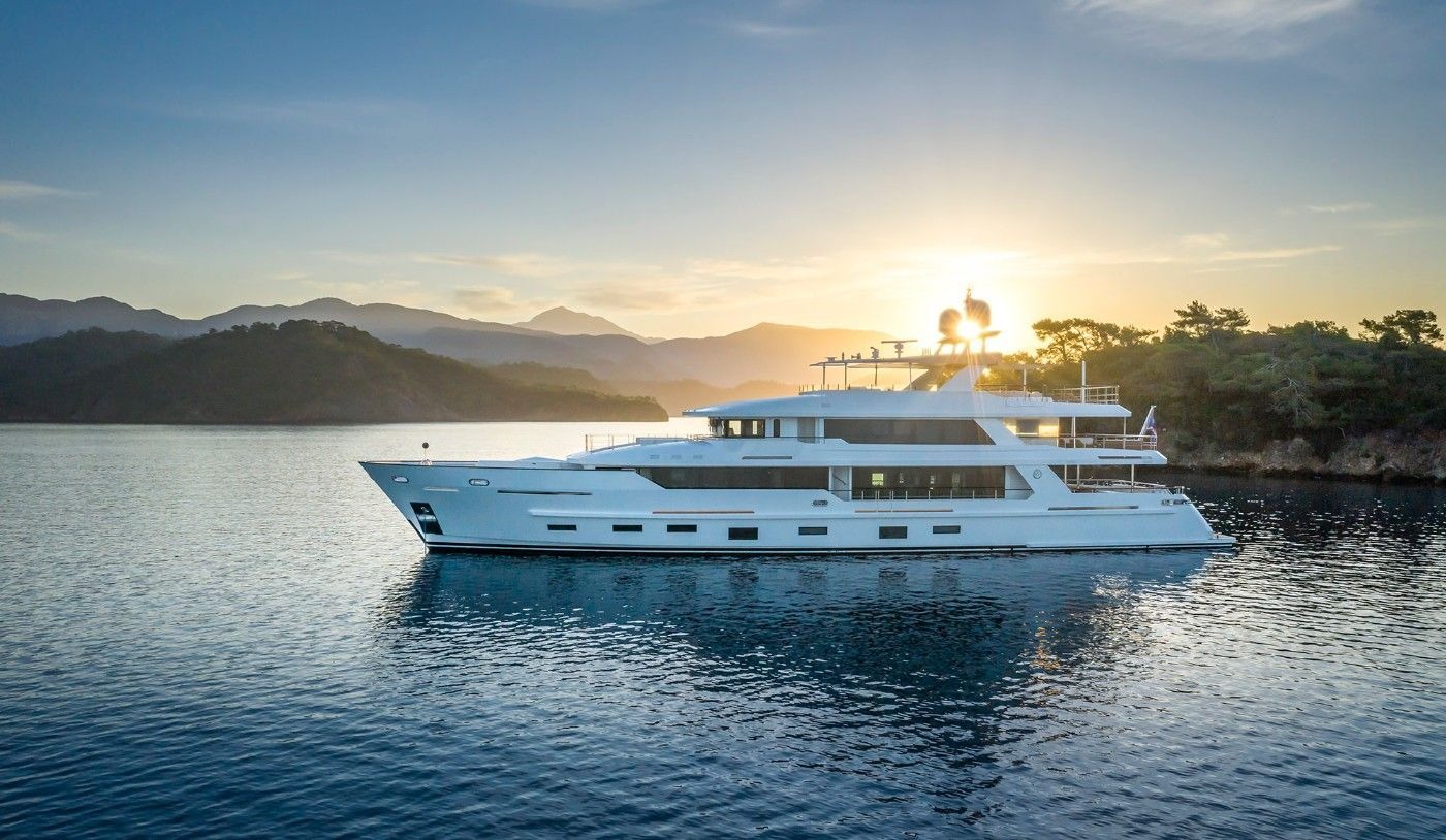 sunrise-motoryacht-02