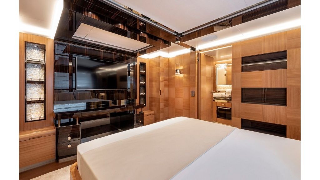 sunrise-motoryacht-03-1024-576