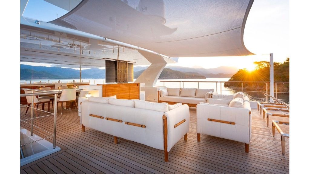 sunrise-motoryacht-27-1024-576
