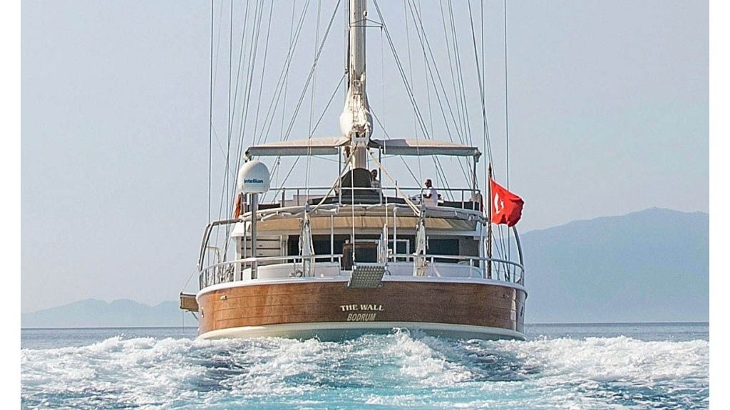 the-wall-luxury-gulet-1-1024-576