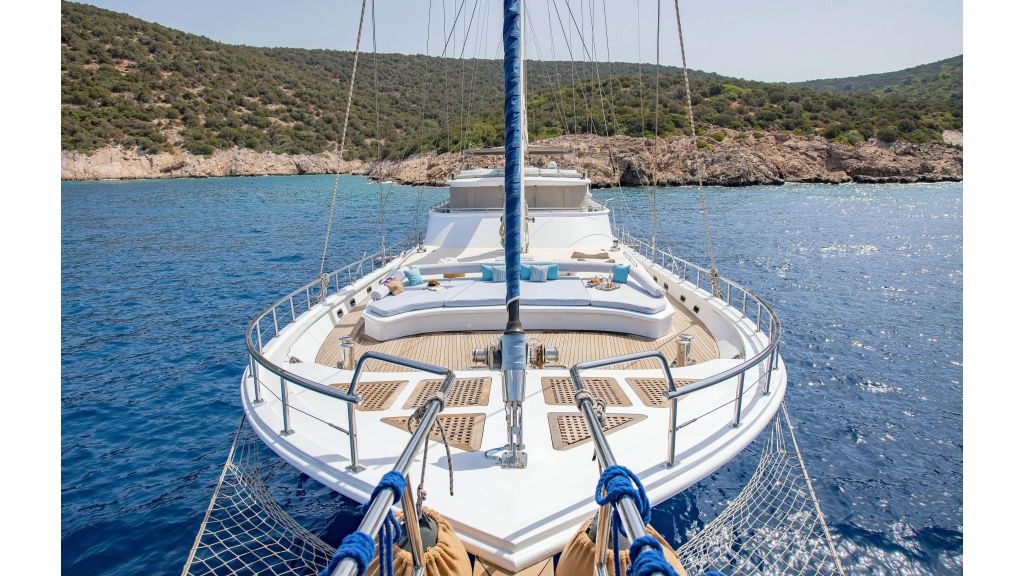 the-wall-luxury-gulet-9-1024-576