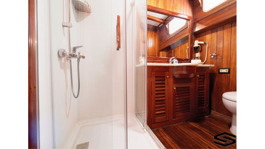 triple-cabin-3-1024-576