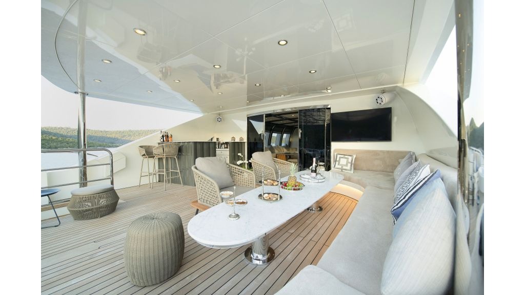 vetro-luxury-motor-yacht-53-1024-576