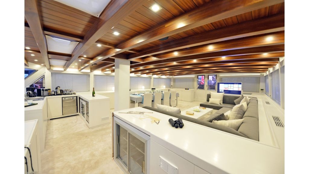 white-soul-luxury-gulet-master-1-1024-576